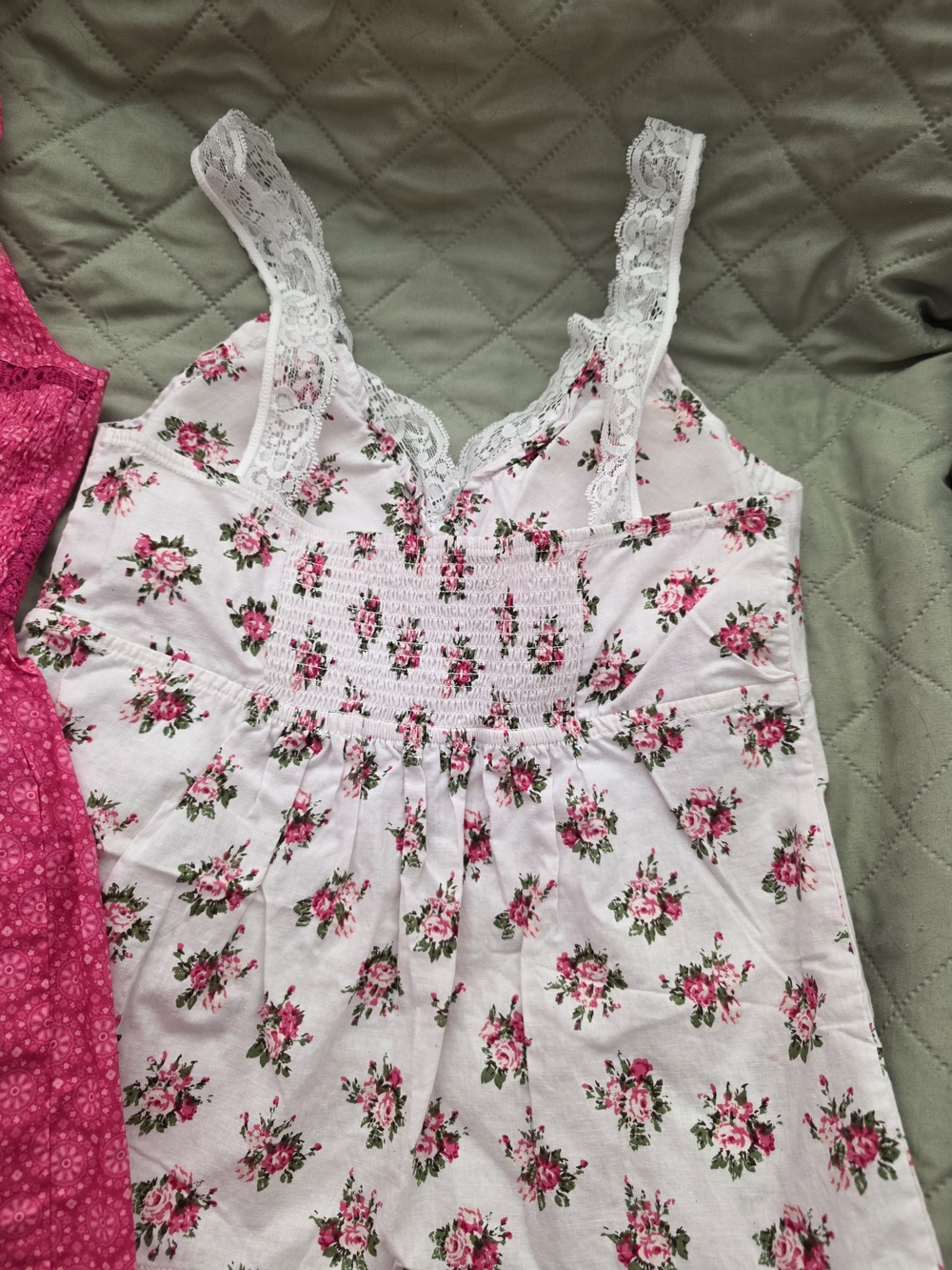 NEW-Lei Small Women's Floral White Lace Trim Camisole & Hot Pink Lace-Back Tank - Picture 4 of 6